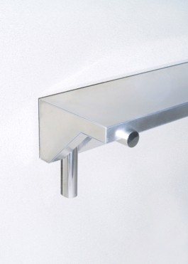 Furniture Design, Development, Production and Installation by ErtlundnZull for the hospitality Studio 1111 in Berlin, 2024. Spatial Concept and Architecture by Robertneun. Photos by Philipp Obkircher. ErtlundZull