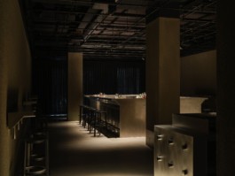 Furniture Design, Development, Production and Installation by ErtlundnZull for the hospitality Studio 1111 in Berlin, 2024. Spatial Concept and Architecture by Robertneun. Photos by Philipp Obkircher. ErtlundZull