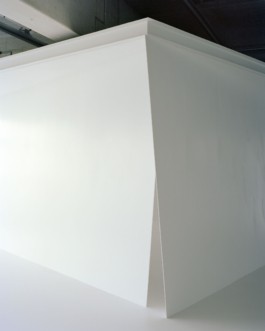 Flos Showroom Amsterdam, 2022. Retail Design made out of steel. Planning, Production and Installation of Steel Elements by ErtlundZull. Planning and Design by Sam Chermayeff Office and Arquitectura G. FLOS Team: Maikel Van Burik, Barbara Corti, Francesco Funari Structural Engineering: Bollinger+Grohmann. Photos by Maxime Delvaux ErtlundZull