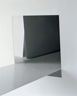 Flos Showroom Amsterdam, 2022. Retail Design made out of steel. Planning, Production and Installation of Steel Elements by ErtlundZull. Planning and Design by Sam Chermayeff Office and Arquitectura G. FLOS Team: Maikel Van Burik, Barbara Corti, Francesco Funari Structural Engineering: Bollinger+Grohmann. Photos by Maxime Delvaux ErtlundZull