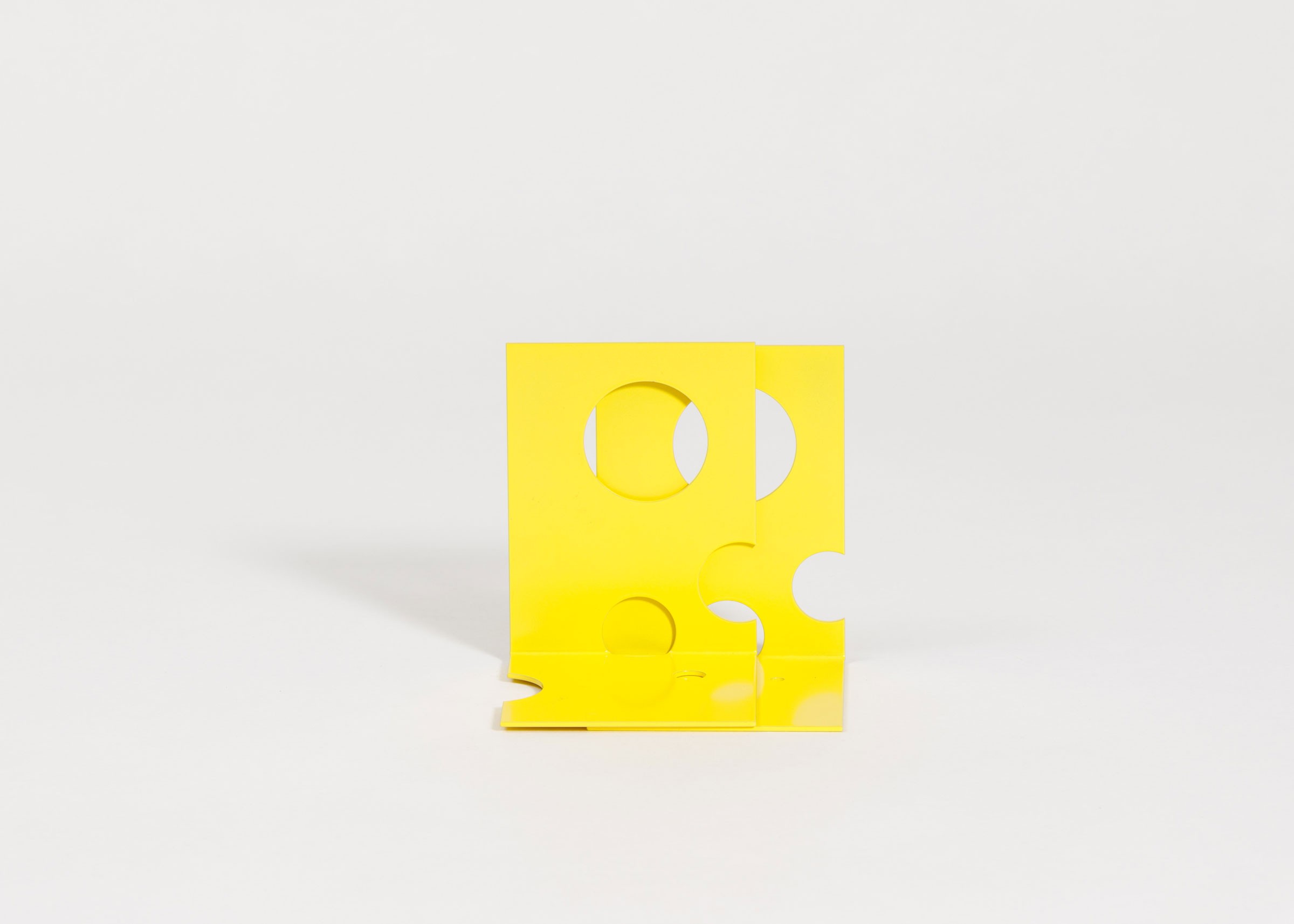 For book readers and cheese lovers! New Formage bookends come in a set of two. All pieces are cut from one big piece - every slice is uniquely different, carefully designed and individually cut to meet the most natural appearance. ErtlundZull